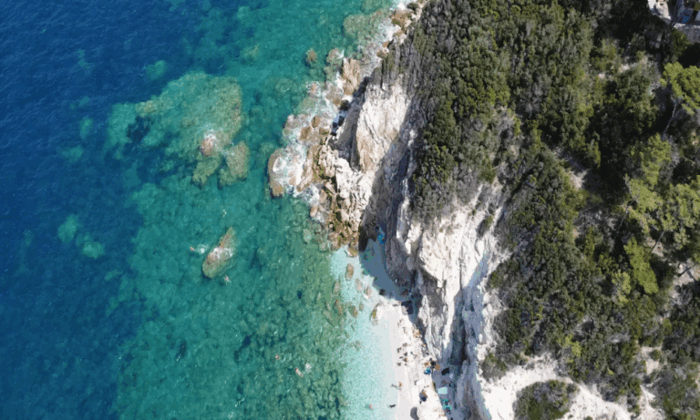 isole formiche viste dall'alto, il luogo perfetto per sport all'aria aperta come le immersioni in provincia di Grosseto